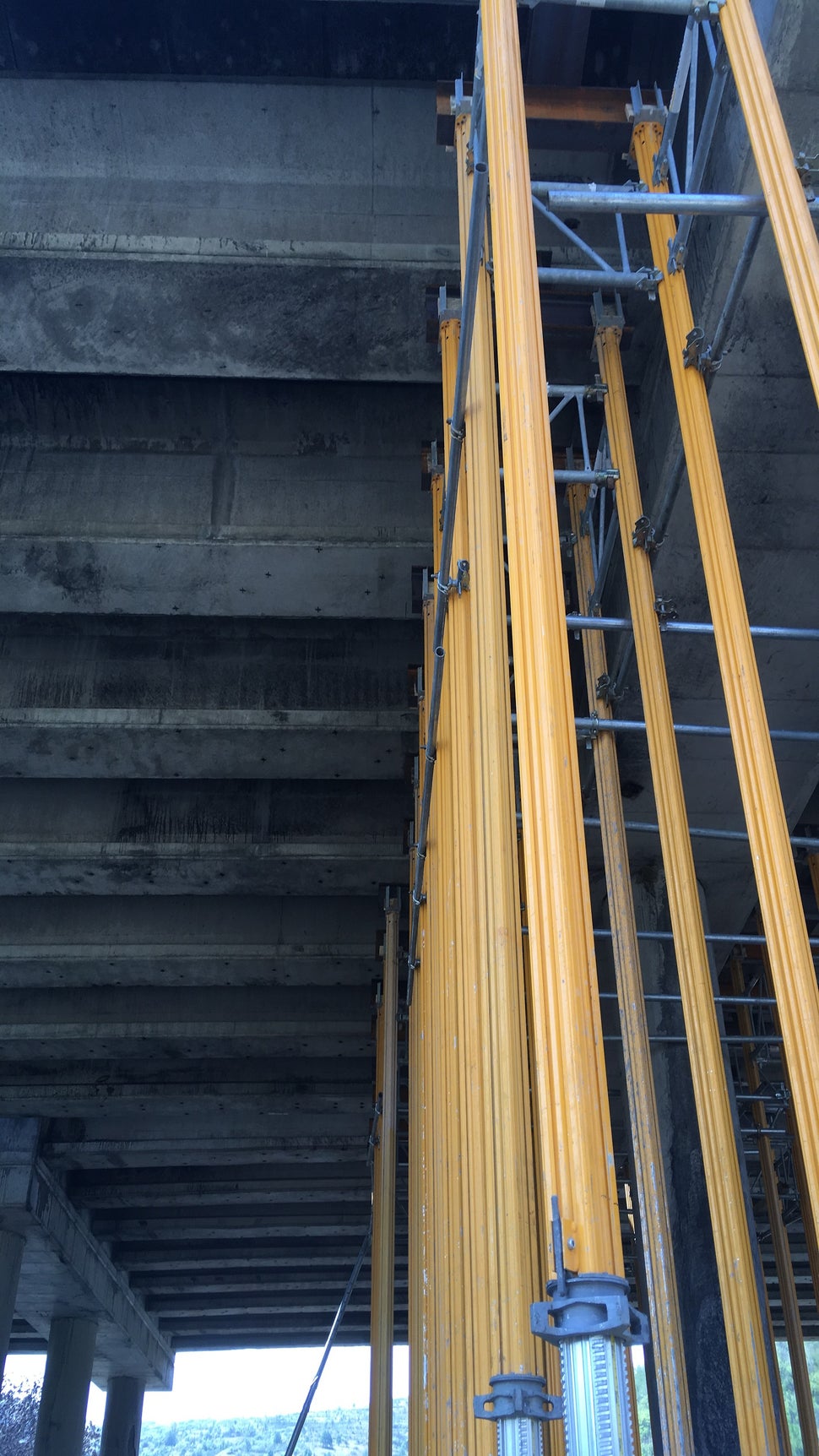 Първоначалният етап на подпиране беше изпълнен с MULTIPROP Кули с височина 6.0 m и с носимоспособност 50 kN/крак