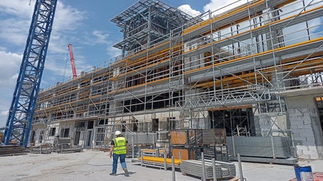 Модулната система скеле PERI UP Flex позволява разнообразни решения 